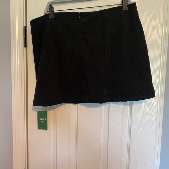 HALARA Black Corduroy Skirt - Picture 2 of 6
